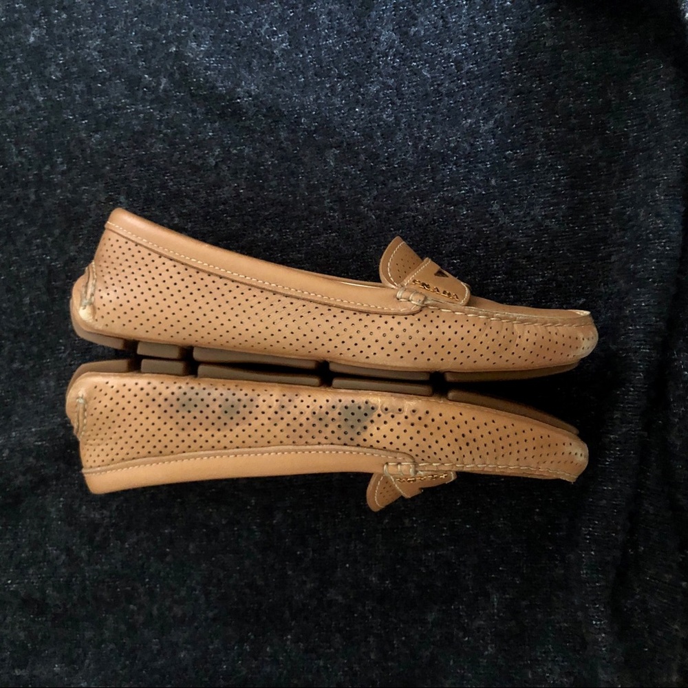 Prada tan colored driving loafer - Picture 3 of 10